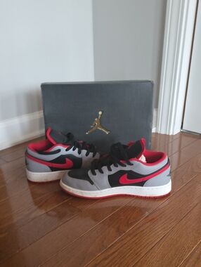 Nike Air Jordan 1 Low-Top Sneakers in Gray and Red